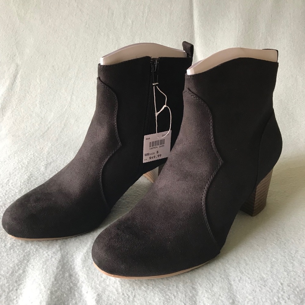 ✨NEW✨ American Eagle Black Suede Ankle Booties